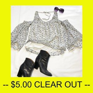 Abercrombie & Fitch cold shoulder top